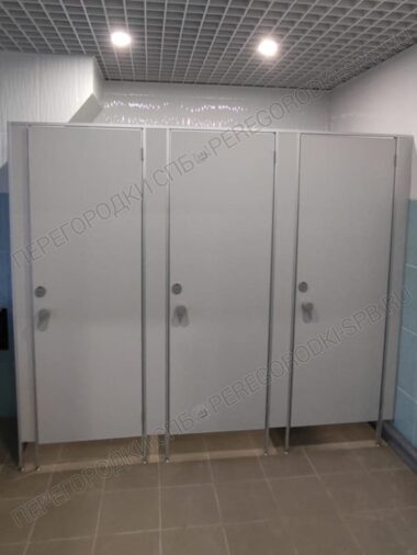 tualetnye-kabinki-i-dushevye-peregorodki-3-10-22-4